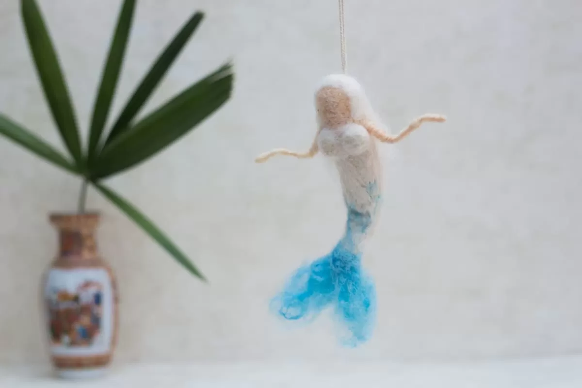 De Kulture Handmade Premium Wool Felt Mermaid Eco Friendly Needle Felted Christmas Xmas Tree Decoration Stuffed Ornament for Home Office Party Holiday Décor, 5.5x1x6.5 (LWH) Inches